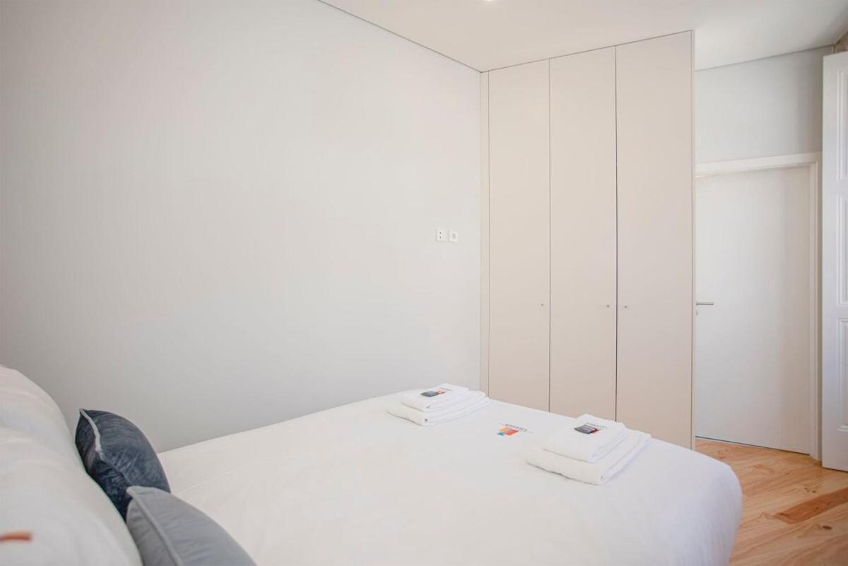 Liiiving In Porto - Aliados Stone Apartment Экстерьер фото